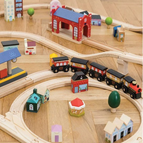 Lot Trains JOUEF/modélisme ferroviaire/locomotive/jouet ancien/old toy Lot Trains JOUEF/modélisme ferroviaire/locomotive/jouet ancien/old toy